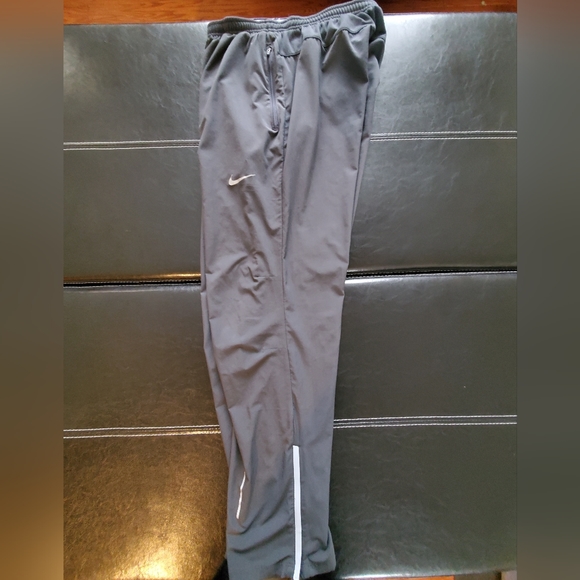 Nike Dri-FIT Woven Pants - Picture 5 of 7